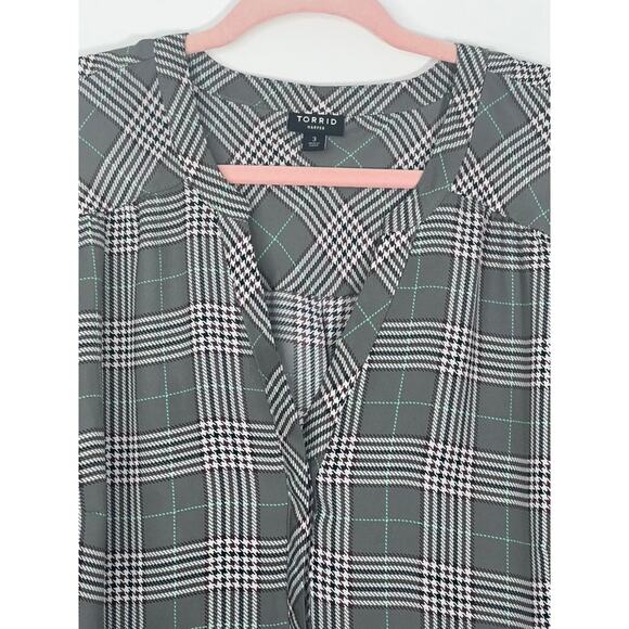 Torrid Harper Gray Plaid A-line Lightweight 3/4" Sleeves V-neck Blouse Size 3 - Picture 2 of 9